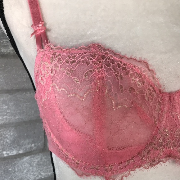 New Dream Angels by VS push-up lace bra without padding size 34DD - Picture 3 of 8